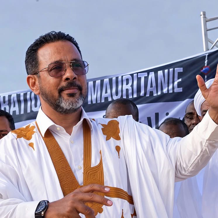 أحمد ولد هارون معلقا على تدوينة الوزير الأول : كأنه لاوجود لخيار ثالث اسمه ترشيد الإنفاق العام وتقليص الهدر ومحاربة الفساد!