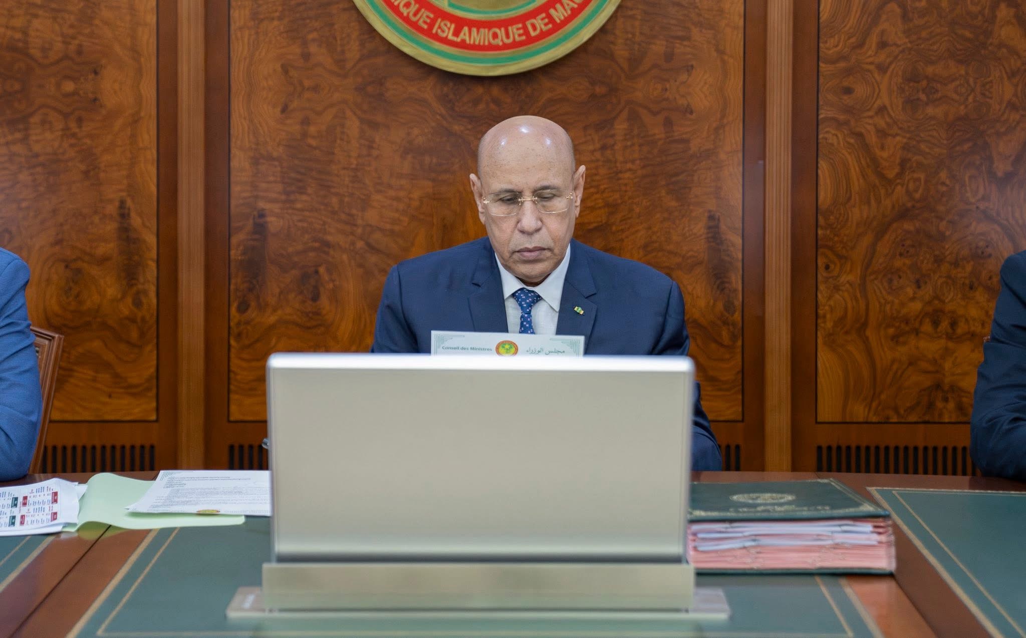رئيس الجمهورية يبحث مع أحزاب المعارضة أبرز القضايا الوطنية الراهنة