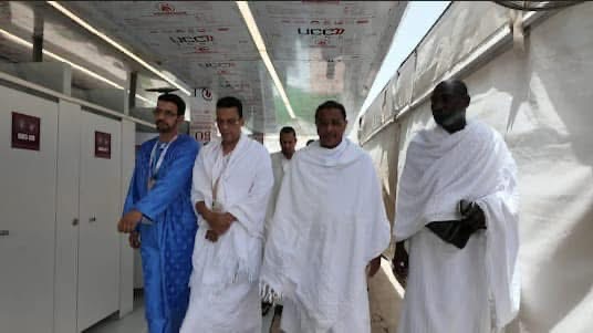 وزير الشؤون الإسلامية يتفقد مخيم الحجاج الموريتانيين بمنى