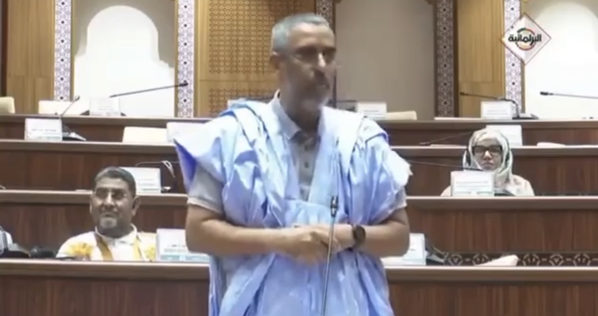 النائب محمد بوي يطالب بنشر أسماء المستفيدين من رخص الصيد ويثير تحديات القطاع(فديو)