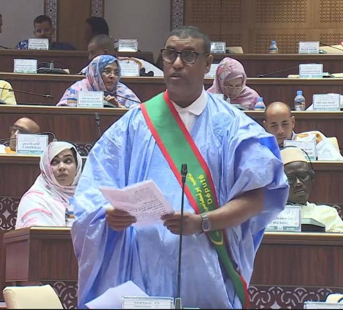 نائب برلماني يدعو إلى تعزيز ميزانية التعليم ورفع رواتب المدرسين