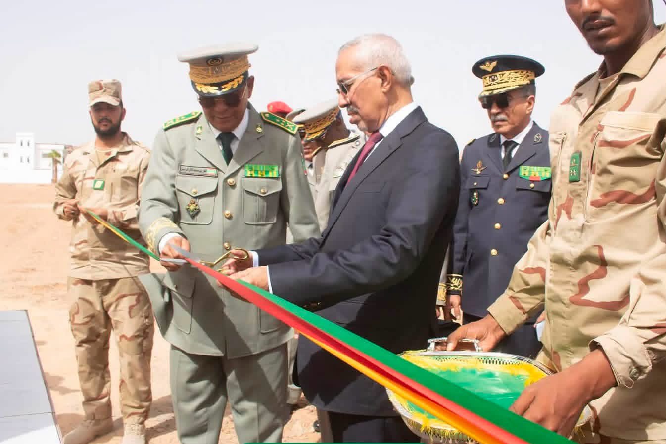 وزير الدفاع يشرف على تخرج الدفعة الـ42 من ضباط الأكاديمية العسكرية بأطار